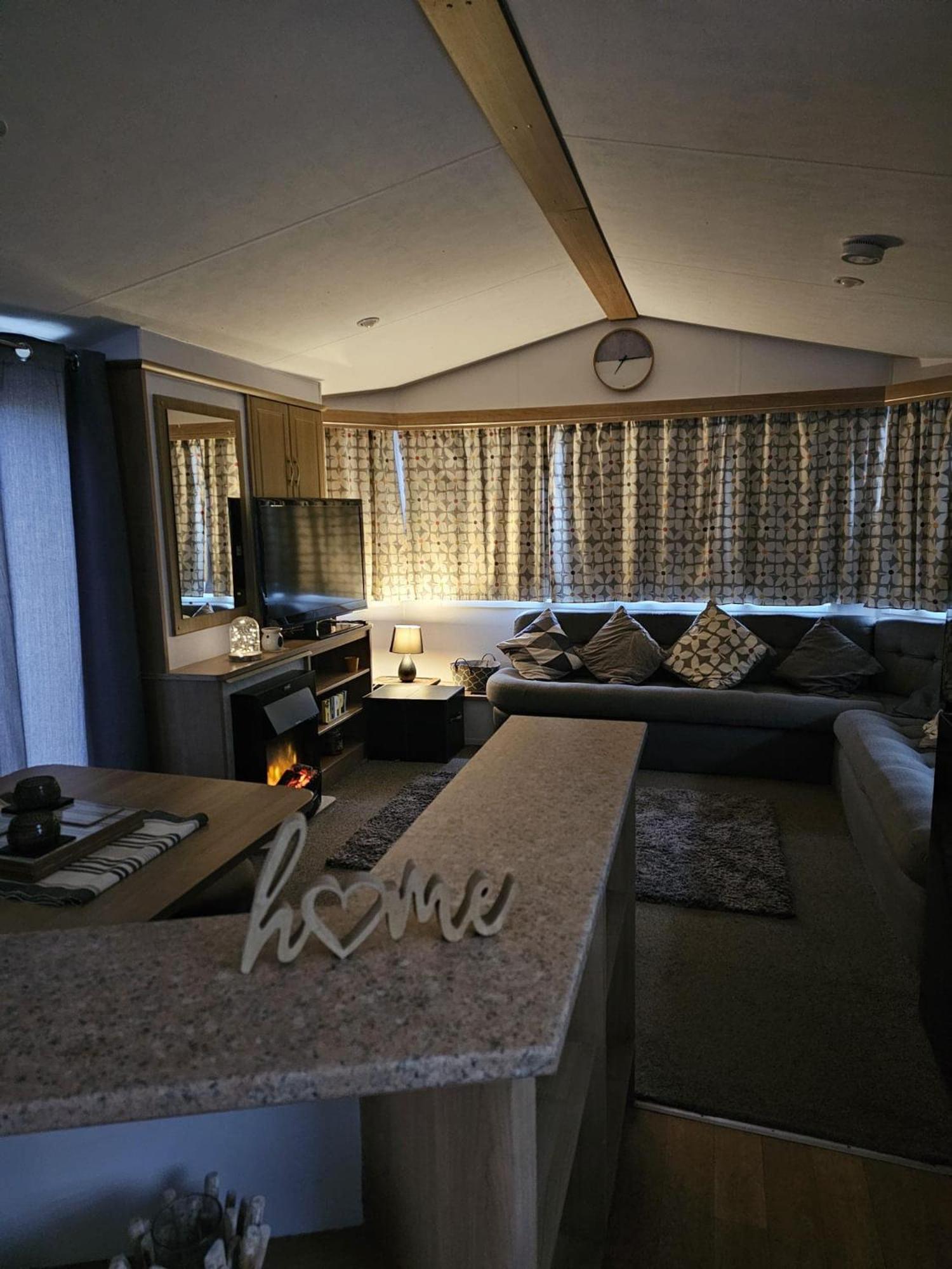 Tattershall Lakes Hot Tub Lodge Breaks Exteriör bild